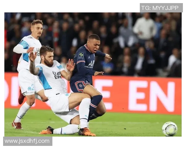 多姆扎莱迎战马赛展现欧洲足球激情与实力对决